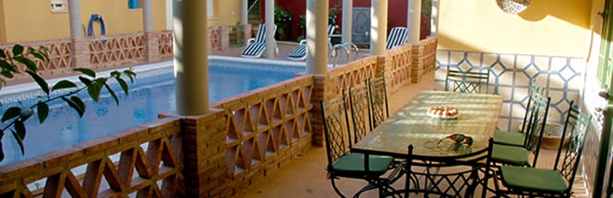 Andalucia Uno outdoor dining